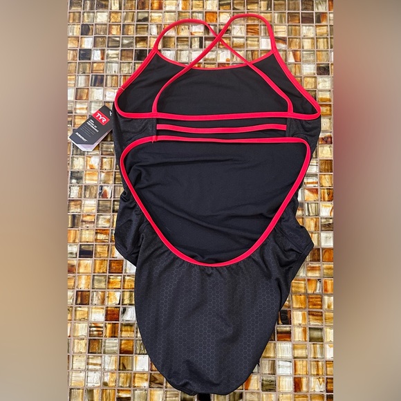 NWT Women's TYR Hexa Trinityfit Black & Red One Piece Swimsuit~38/XL~$80 - Picture 6 of 11